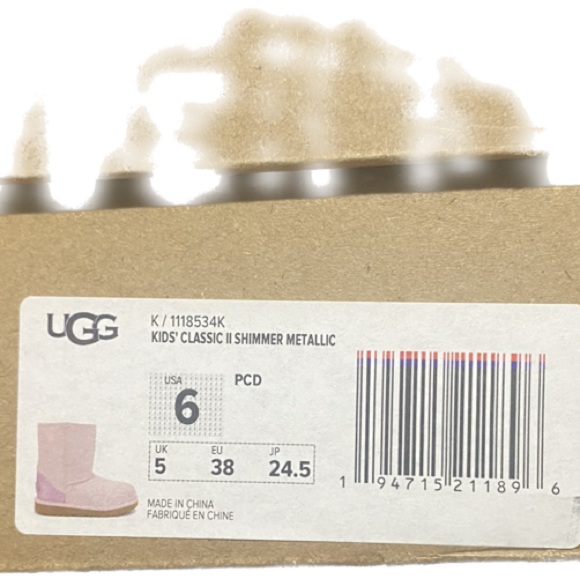 UGG - Picture 3 of 4